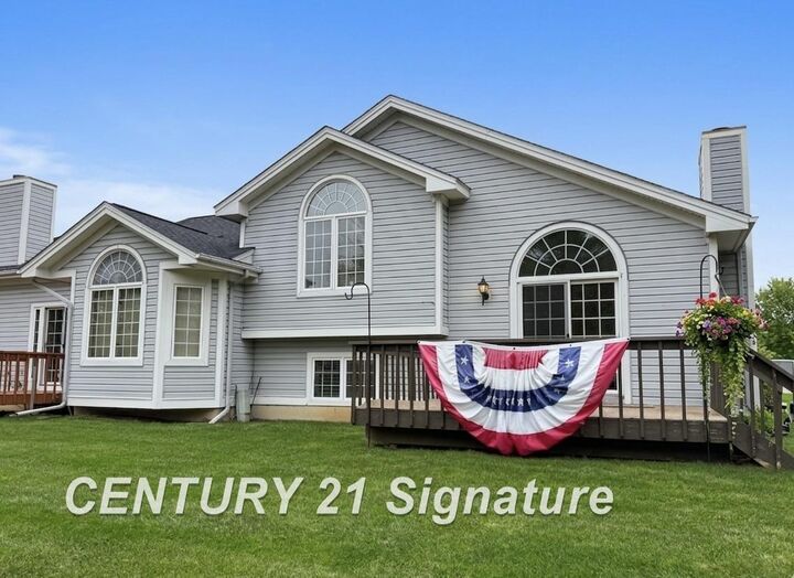 Property Photo: 6346 Squire Lake Drive Unit 33 Bldg 99 MI 48433