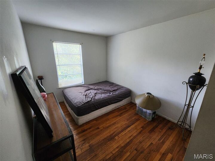 Property Photo: 1724 Elliott Avenue MO 63106