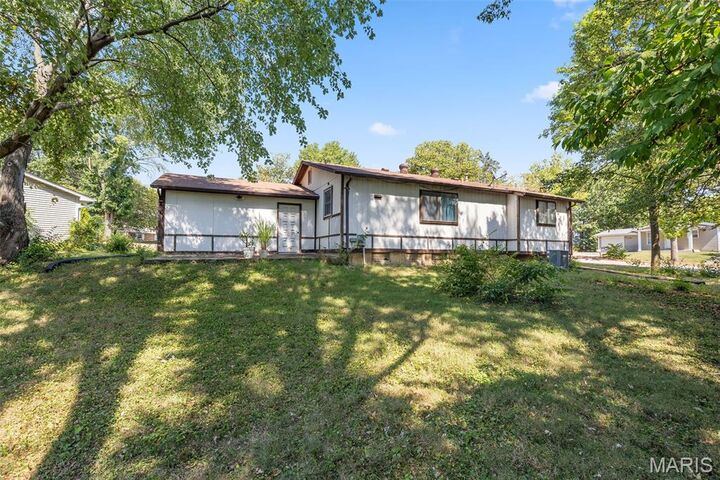 Property Photo:  1561 Ramona Court  MO 63304 