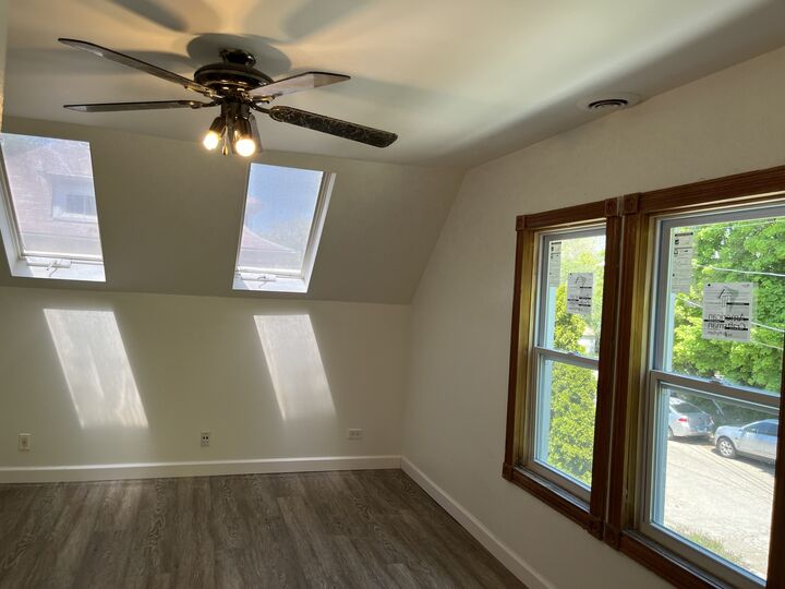 Property Photo:  827 Low Avenue  IL 60085 