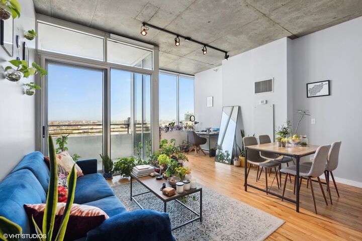Property Photo:  1720 S Michigan Avenue 1613  IL 60616 