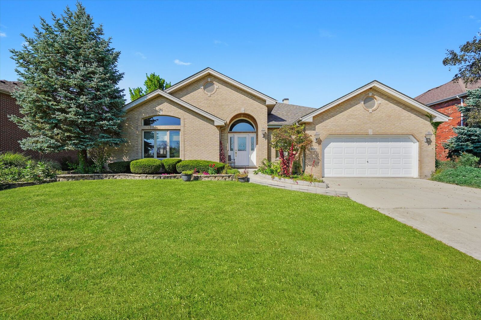 Property Photo: 10760 Ridgewood Drive IL 60464