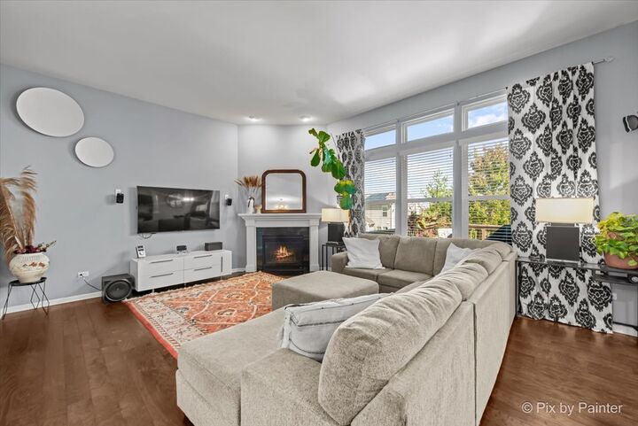 Property Photo:  154 Chapin Way  IL 60543 