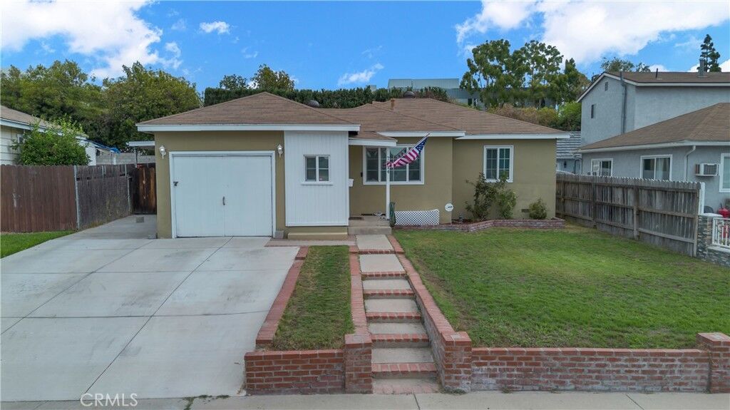 Property Photo: 7914 Crowndale Avenue CA 90606