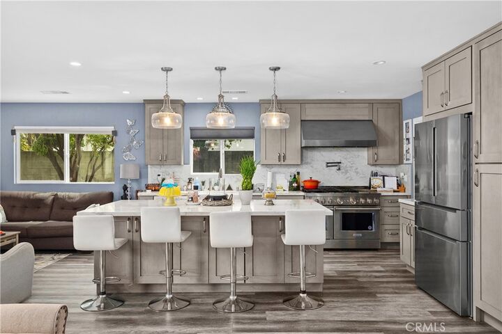 Property Photo:  4860 Enfield Ave  CA 91316 