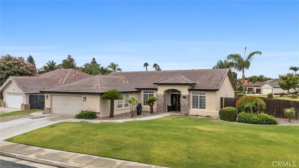 Property Photo:  5407 Southshore  CA 93312 