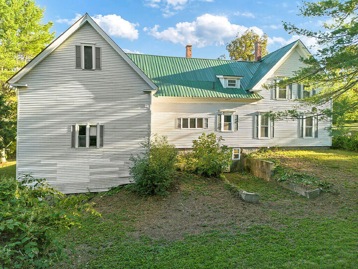 Property Photo: 21 Hathaway Hill Road ME 04253