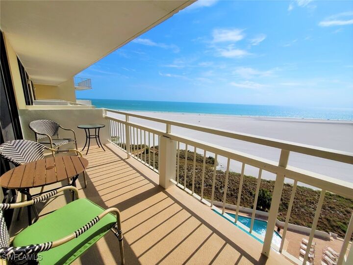 Property Photo:  180 Seaview Court 901  FL 34145 