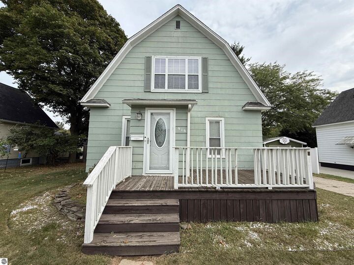 916 N River Avenue  Alma MI 48801 photo