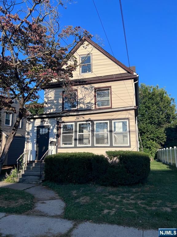 Property Photo: 17 N Summit Street 2 NJ 07621