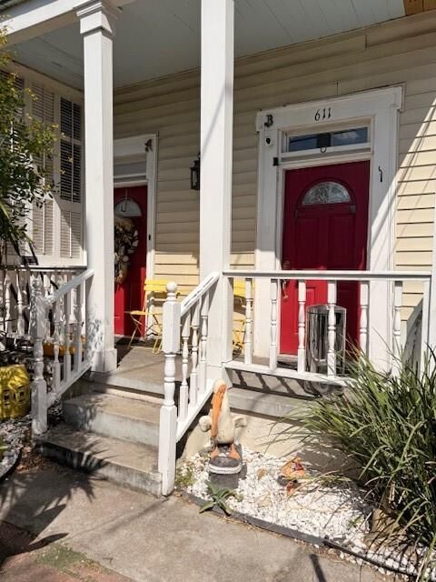 Property Photo:  611 Lyons Street 1A  LA 70115 
