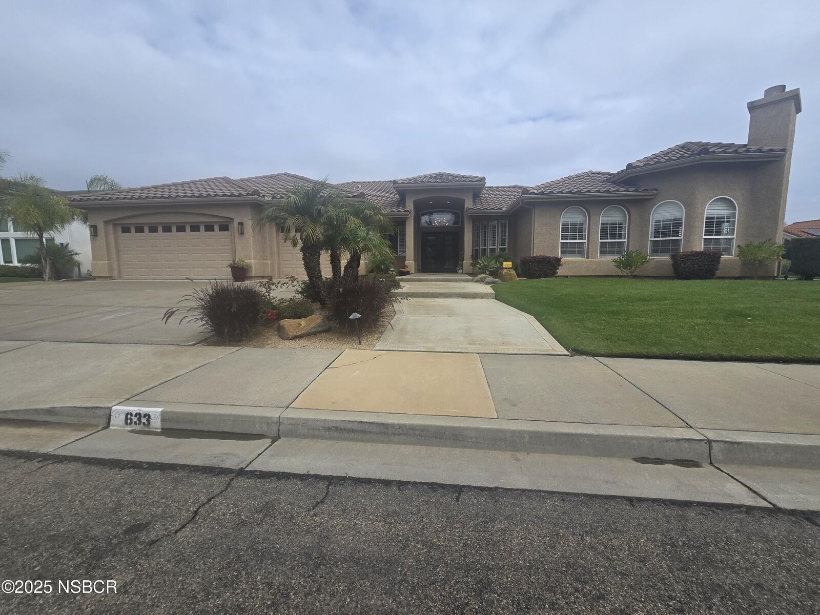 Property Photo:  633 W Ballestral Avenue  CA 93455 