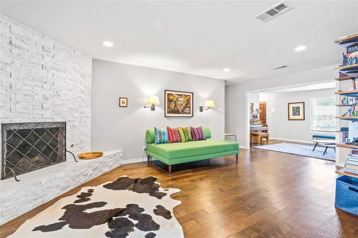 Property Photo: 606 Burnwood Drive TX 75062