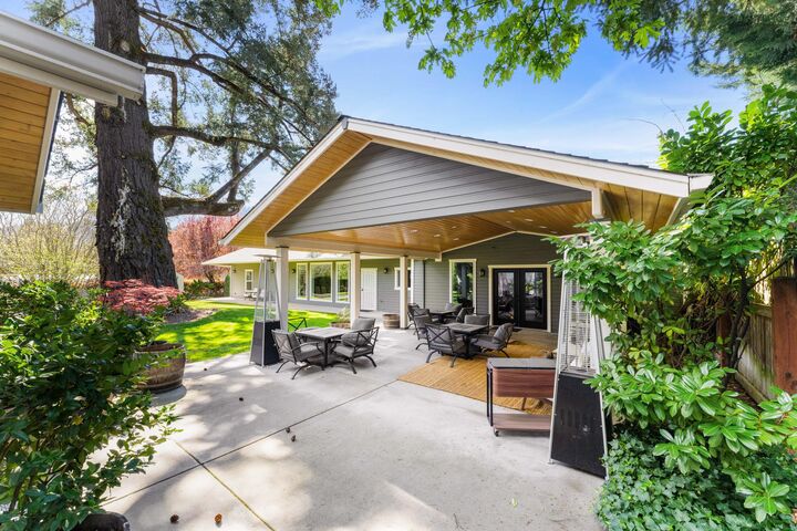 Property Photo:  111 Cedar Street  OR 97537 