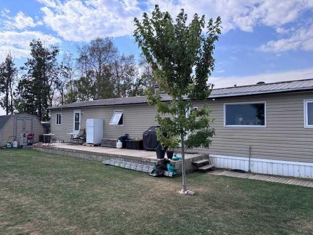 Property Photo:  103 Meadow Drive  AB T0M 0H0 