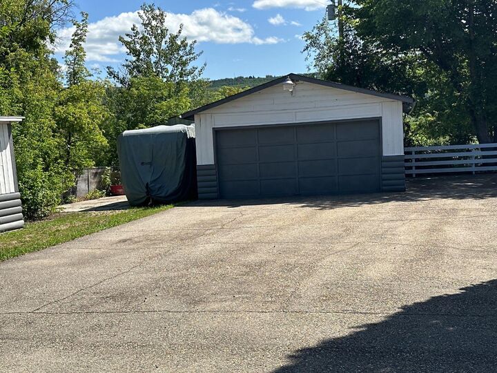Property Photo: 11905 91 Street AB T8S 1Y3
