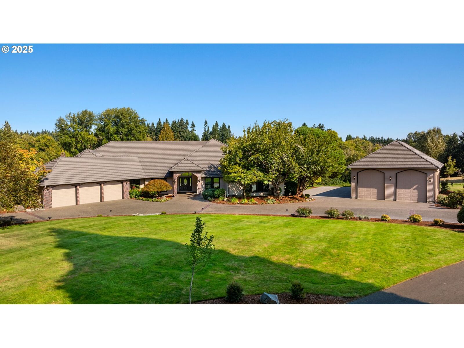 Property Photo: 16001 NW 31st Ct WA 98685