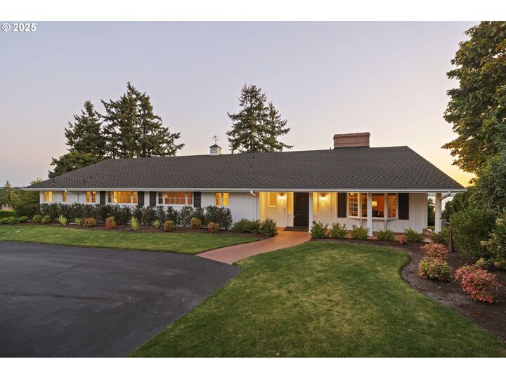 Property Photo:  8812 NW 24th Pl  WA 98665 