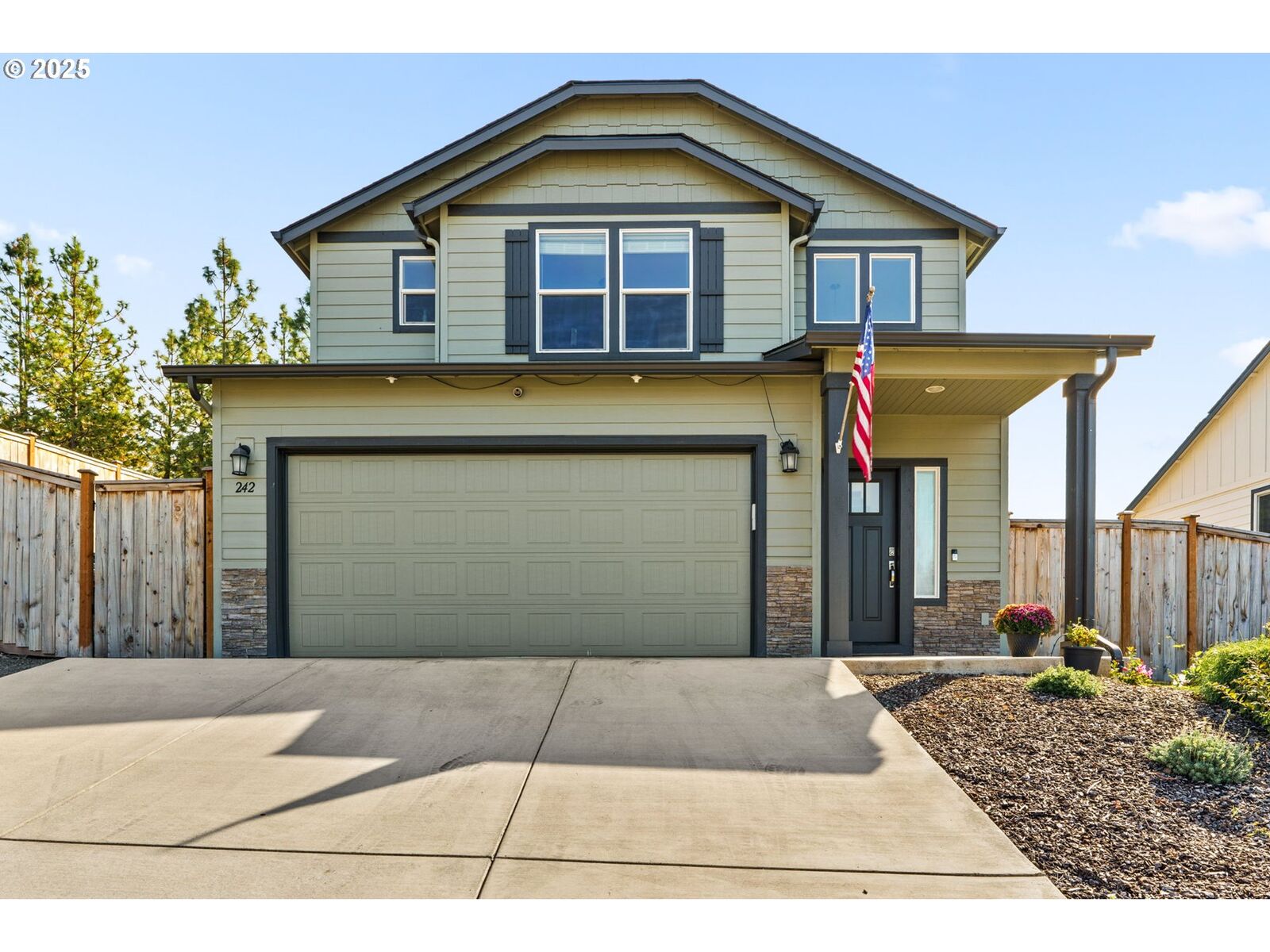 Property Photo:  242 Rockcrest Dr  OR 97452 