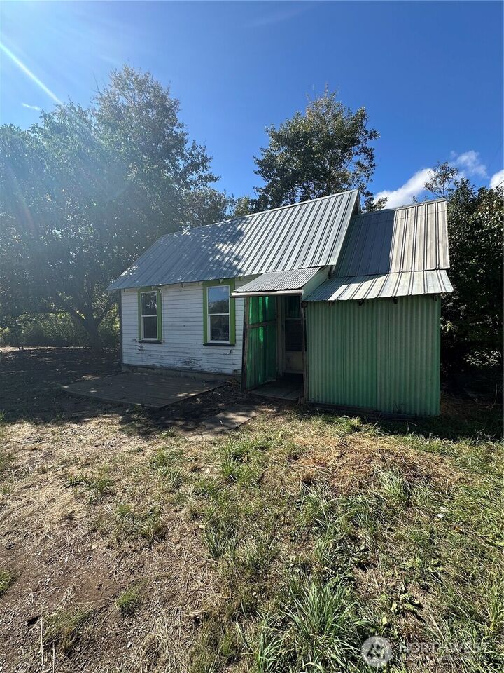 Property Photo:  406 W First Street  WA 98922 