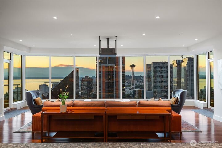 Property Photo:  1920  4th Avenue Ph101  WA 98101 