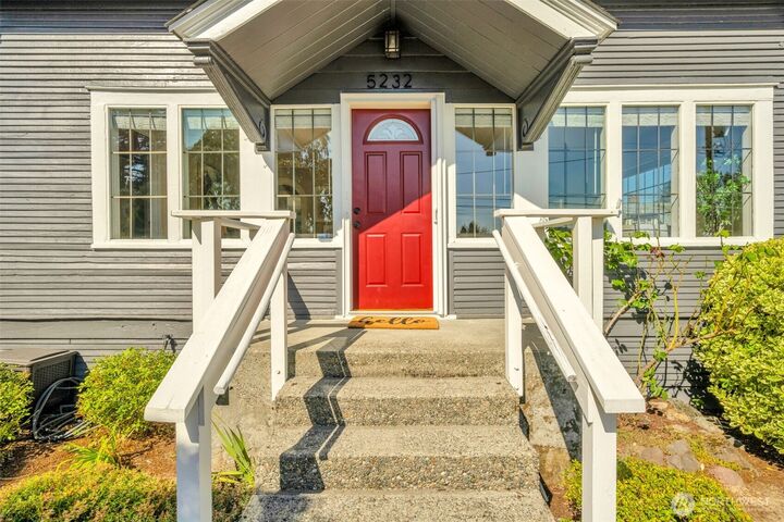 Property Photo:  5232 S Holly Street  WA 98118 