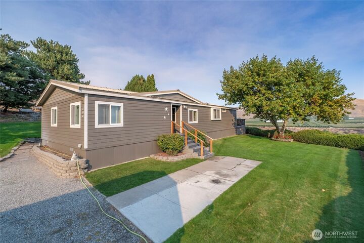 Property Photo:  384  SR 173  WA 98812 