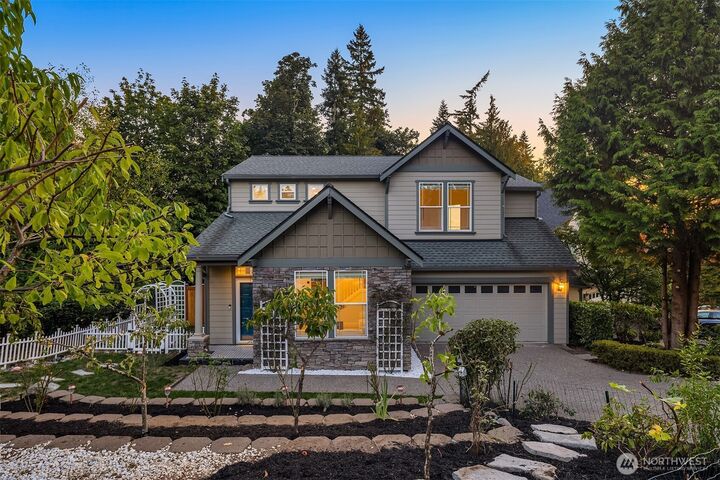 Property Photo: 16255 SE 66th St WA 98006