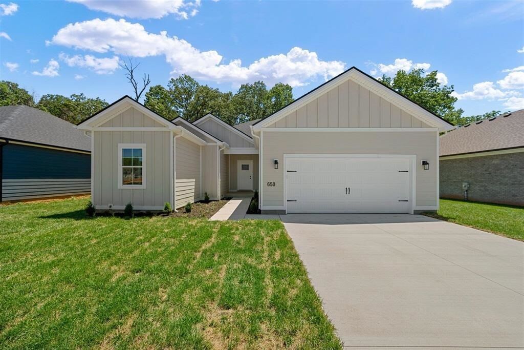 Property Photo:  650 Pleasant Meadow Circle  KY 42101 