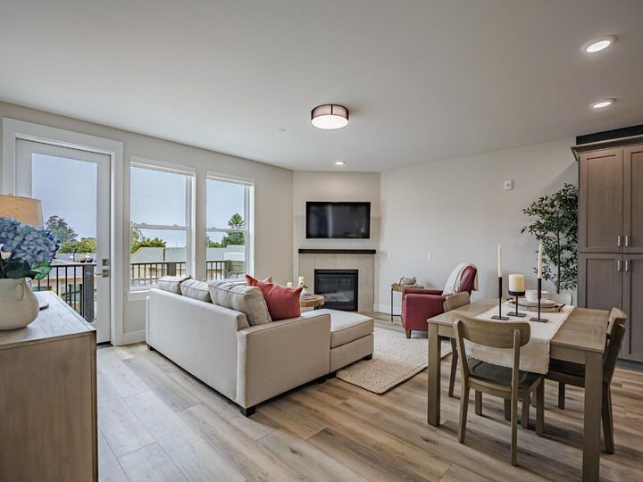 Property Photo:  121 Aptos Village Way 2  CA 95003 