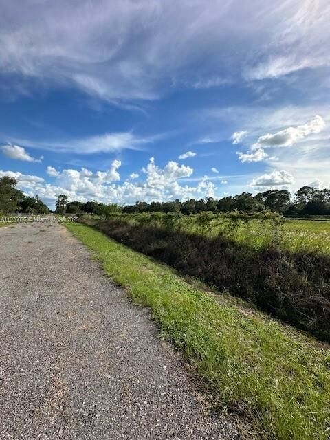 Property Photo:  420 S Coral St  FL 33440 