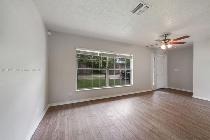 Property Photo:  1000 NW 17th Ave  FL 33486 