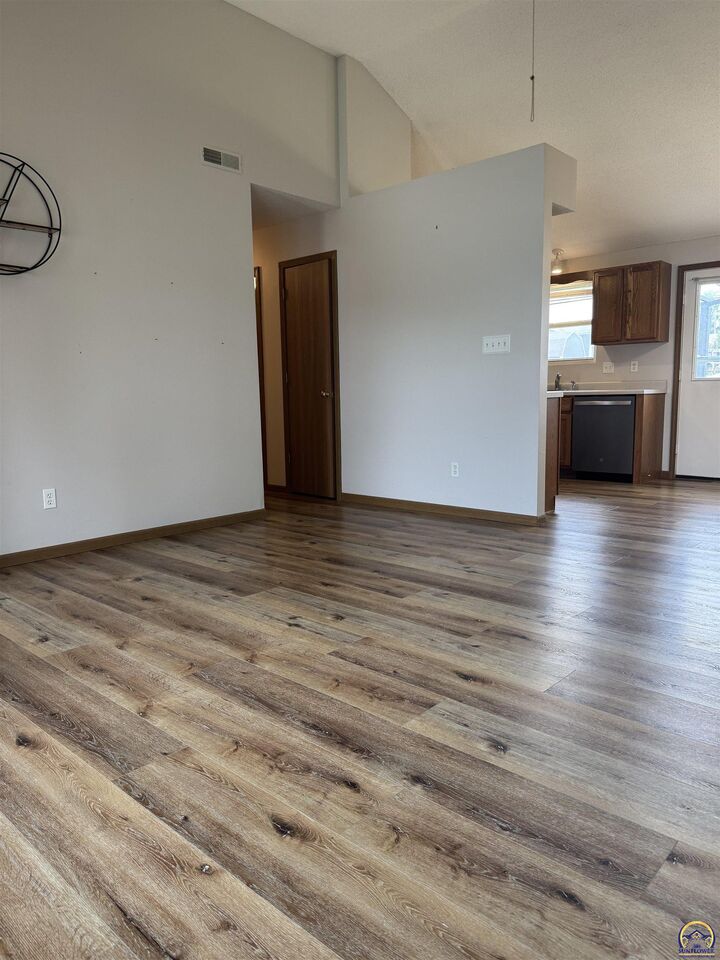 Property Photo:  2401 SW Romar Rd  KS 66614 