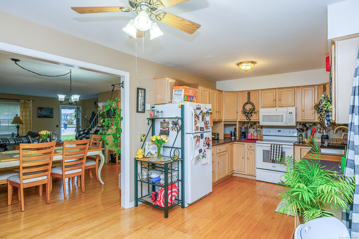 Property Photo:  38 Surrey Lane 38  CT 06790 