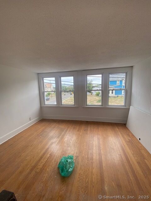 Property Photo:  312 Harbor Street  CT 06405 