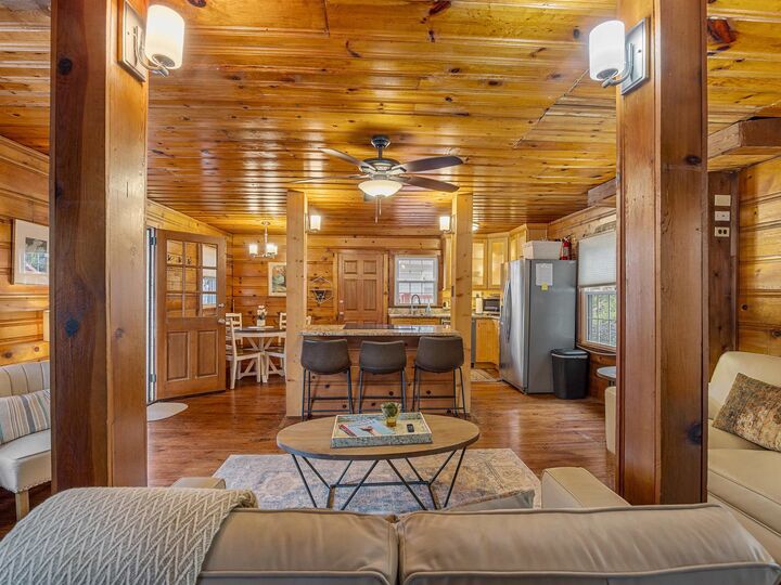 Property Photo:  364 E Lakeshore Drive  SC 29356 