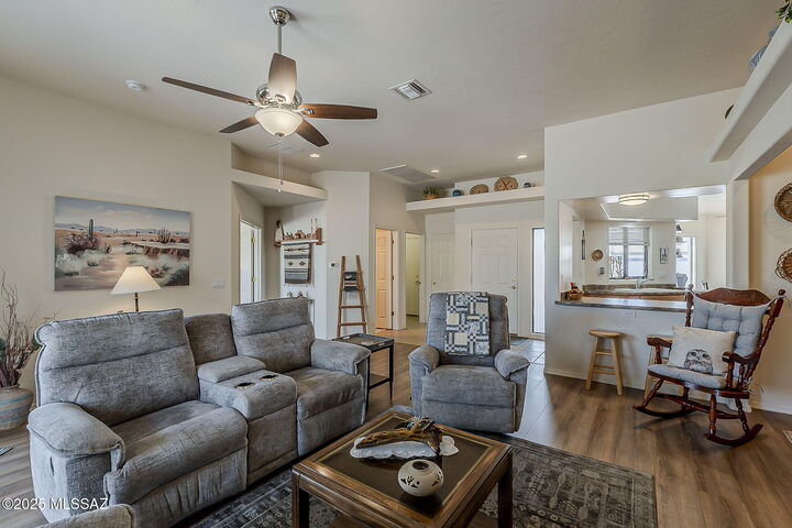 Property Photo:  582 W Camino Del Bondadoso  AZ 85614 