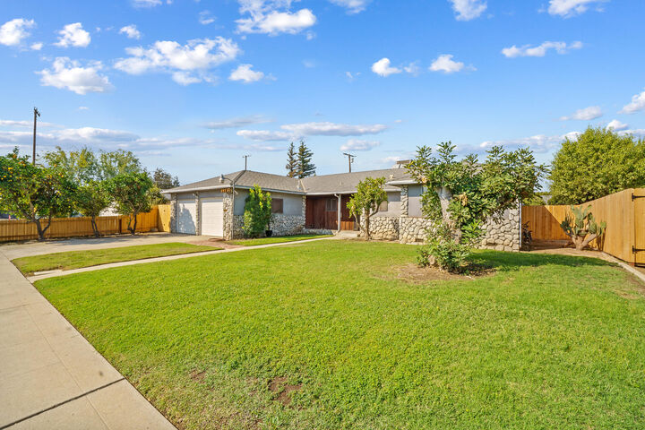 Property Photo:  1127 S Whitney  CA 93277 