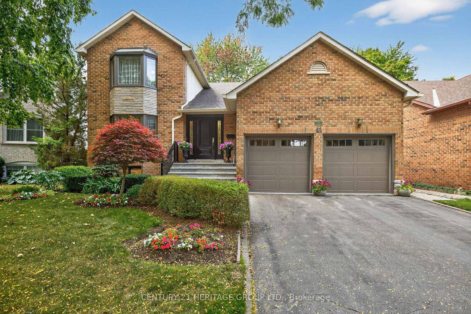 Photo de la propriété:  41 Murdock Avenue  ON L4G 5E7 