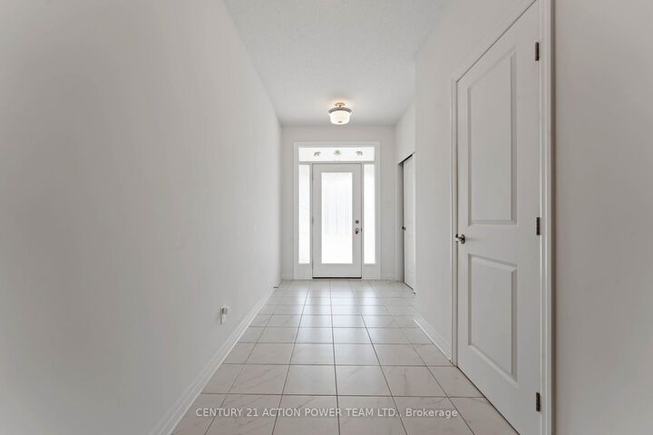 Property Photo:  214 Gossamer Street  ON K1W 0B9 