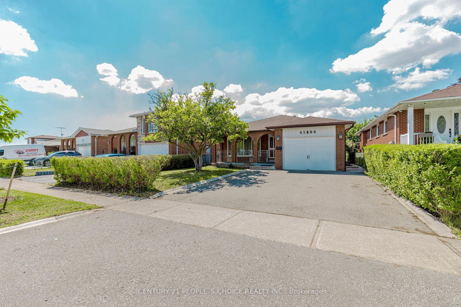 Property Photo:  4104 Brandon Gate  ON L4T 3P2 