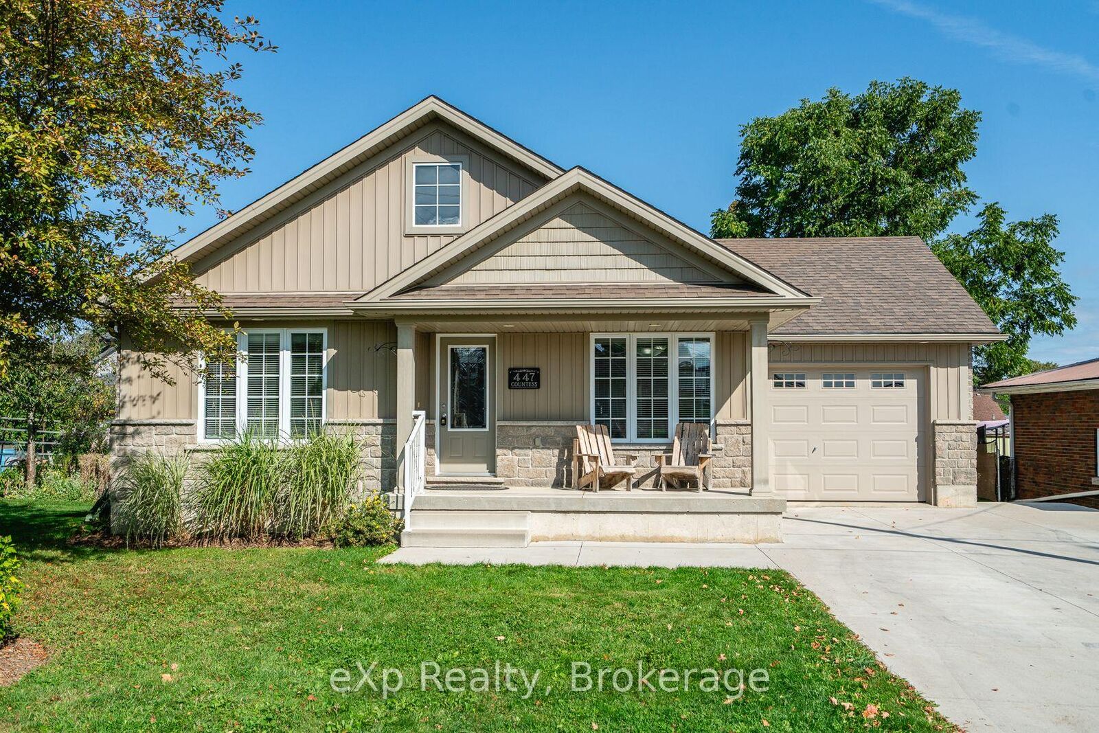 Property Photo:  447 Countess Street S  ON N0G 1R0 