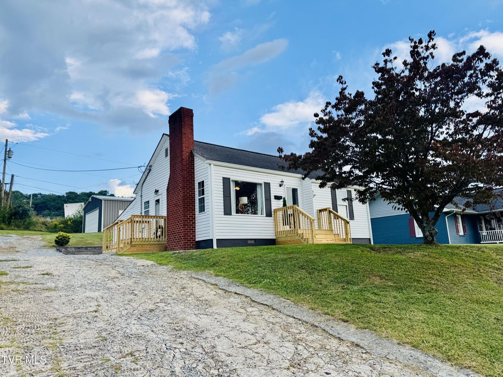 Property Photo: 910 Fairview Street TN 37643