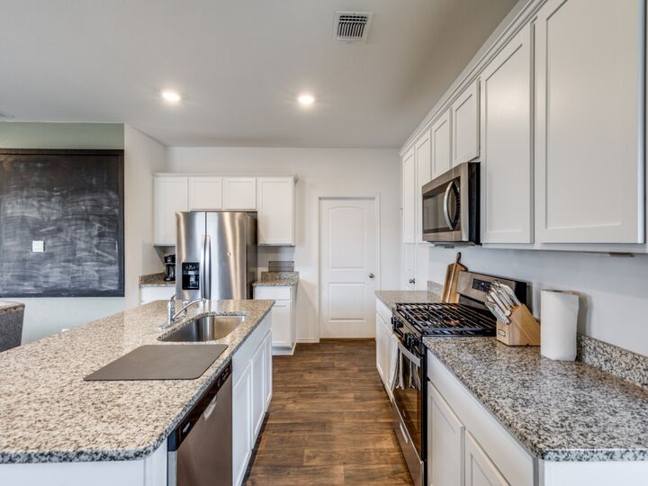 Property Photo:  543 Sandringham Loop  TX 78640 