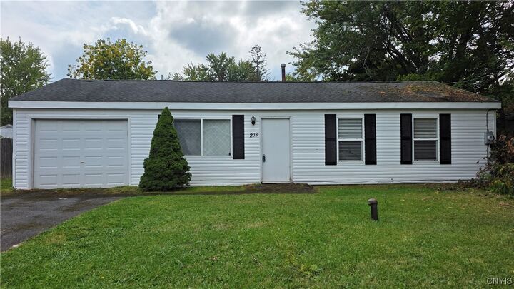 203 Baker Boulevard  Syracuse NY 13209 photo