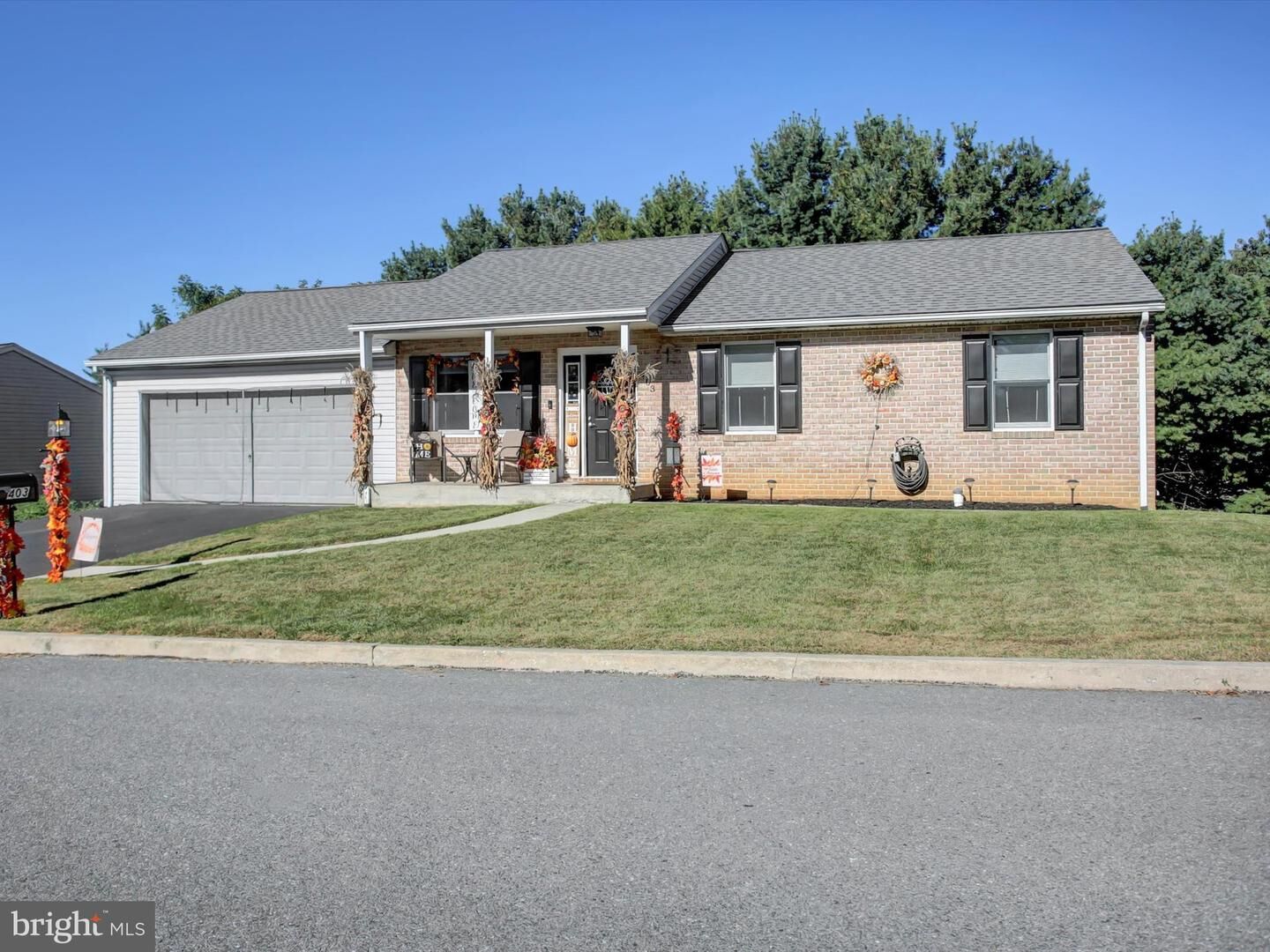 Property Photo: 403 Sunny Drive PA 17268