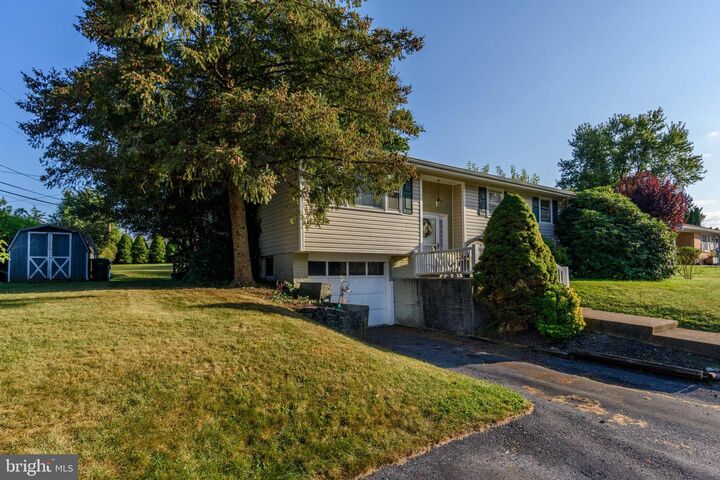 Property Photo:  3 Pocono Drive  PA 17055 