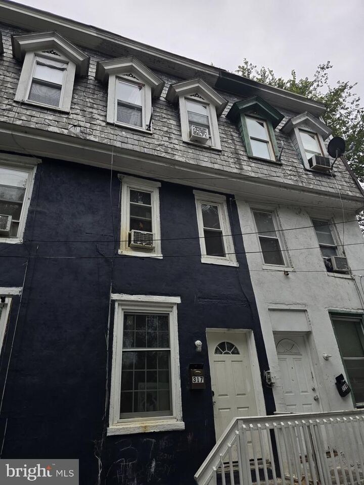 317 Evergreen Street  Harrisburg PA 17104 photo