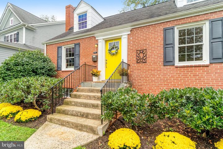 Property Photo:  107 W Cameron Road  VA 22046 