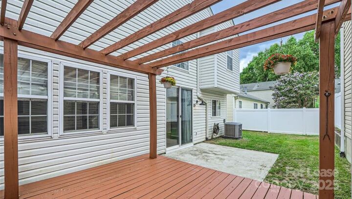 Property Photo:  9104 Meadowmont View Drive  NC 28269 